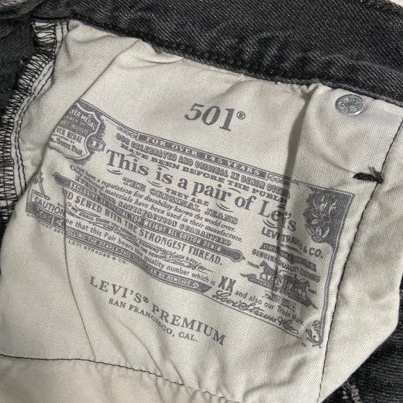 Levi’s 501 Wedgie fit shorts - Picture 4 of 9